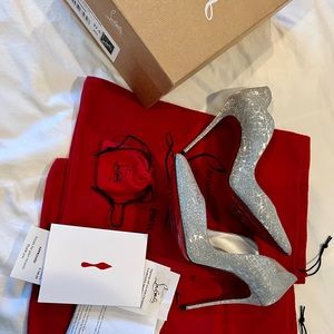 CHRISTIAN LOUBOUTIN - Hot Chick 100 Specchio Glitter in Silver.
